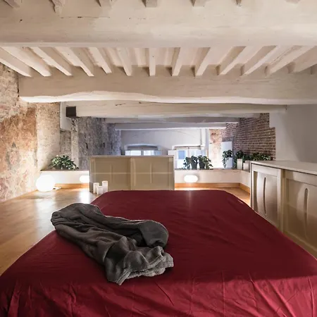 Story House Apartment