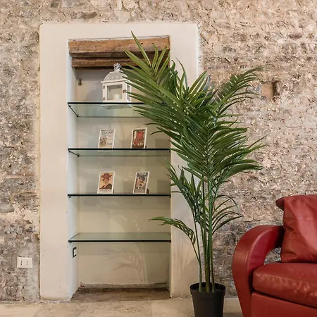 Story House Apartment