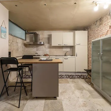 Story House Apartment *