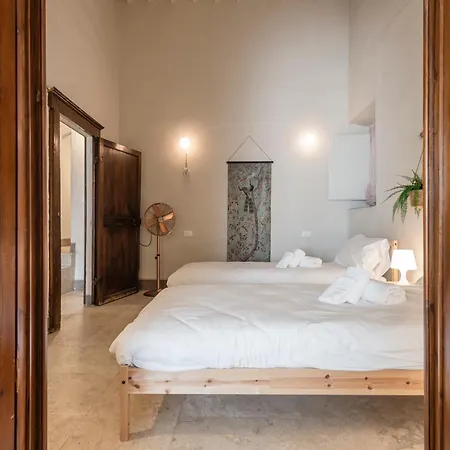 Apartment Story House *