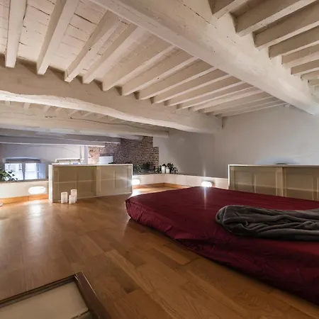 Apartment Story House *